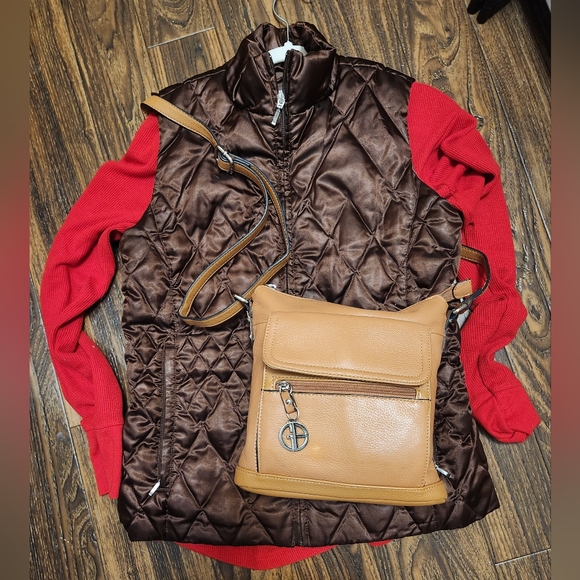 Giani Bernini Handbags - Giani Bernini Tan Leather  Crossbody Purse EUC